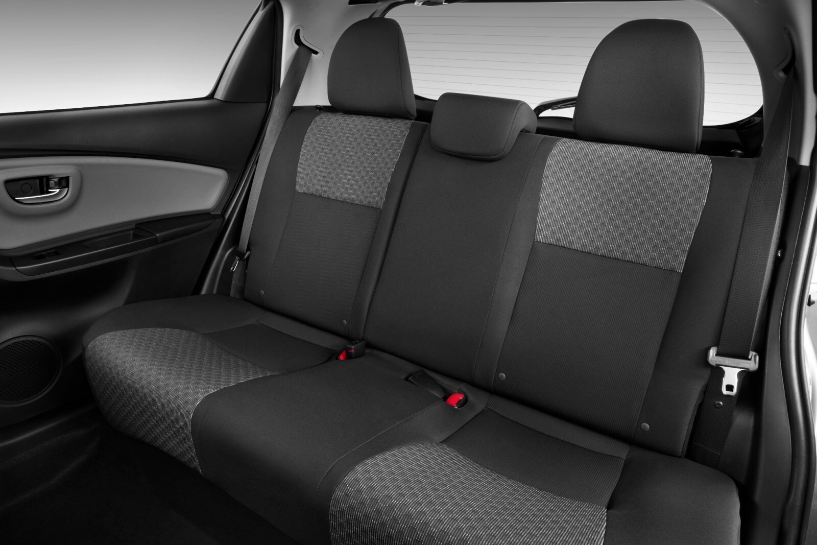 2016 Toyota Yaris interior RI