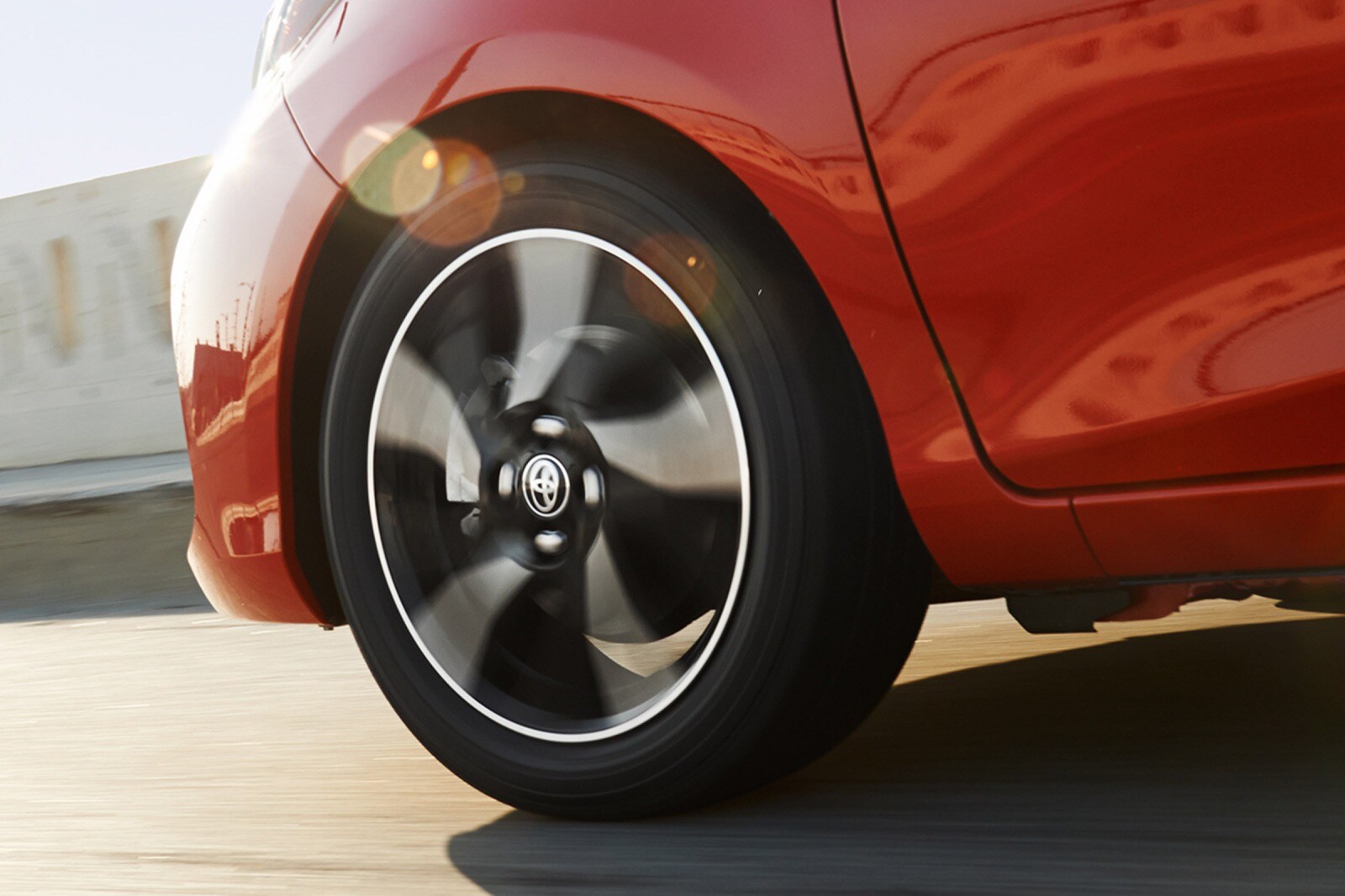 2016 Toyota Yaris exterior W