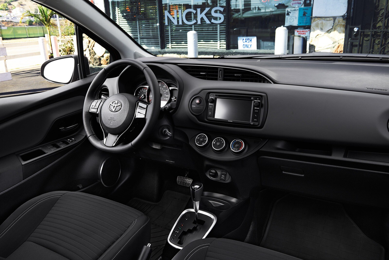 2017 Toyota Yaris interior I