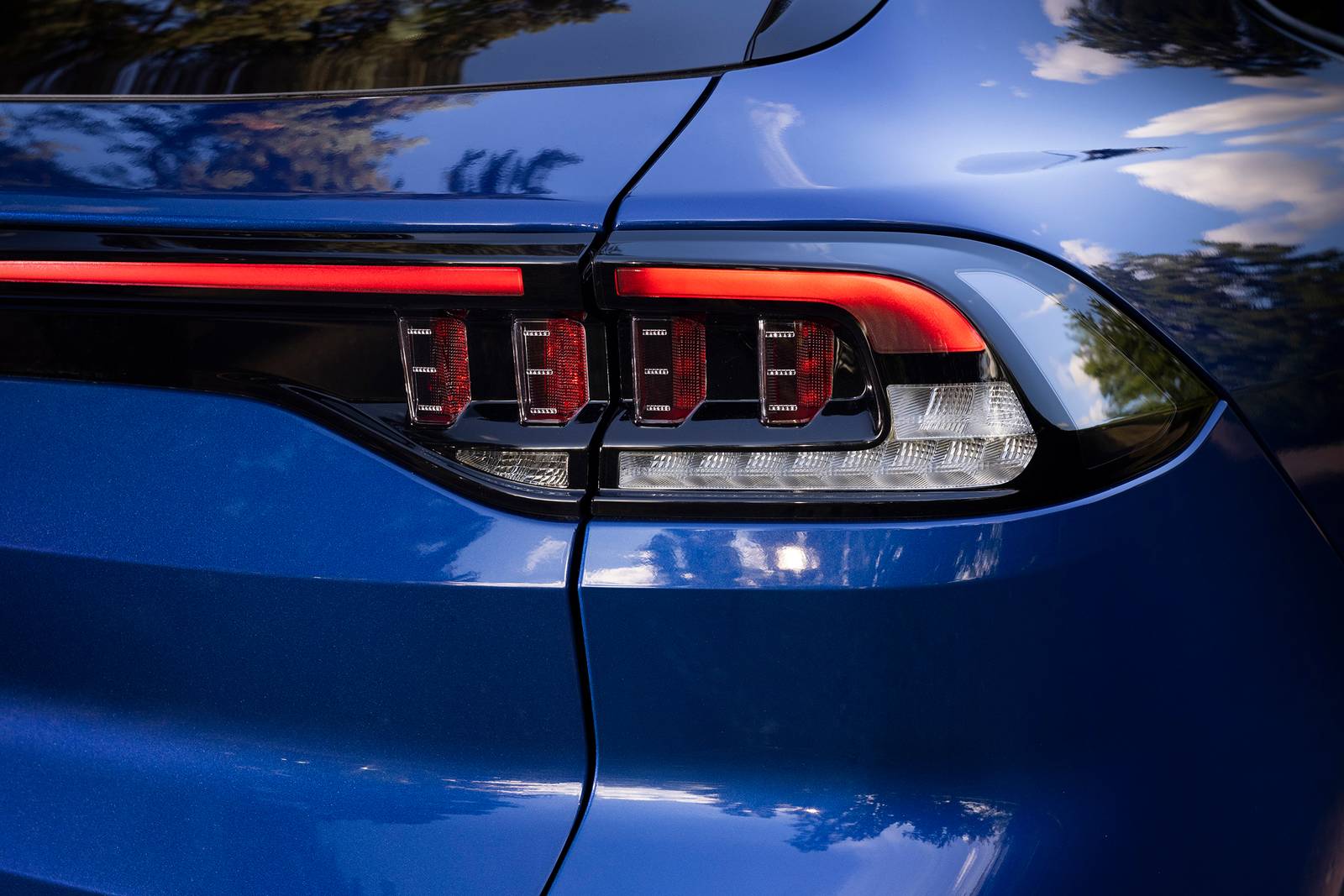 2024 VinFast VF 8 exterior EDETAIL