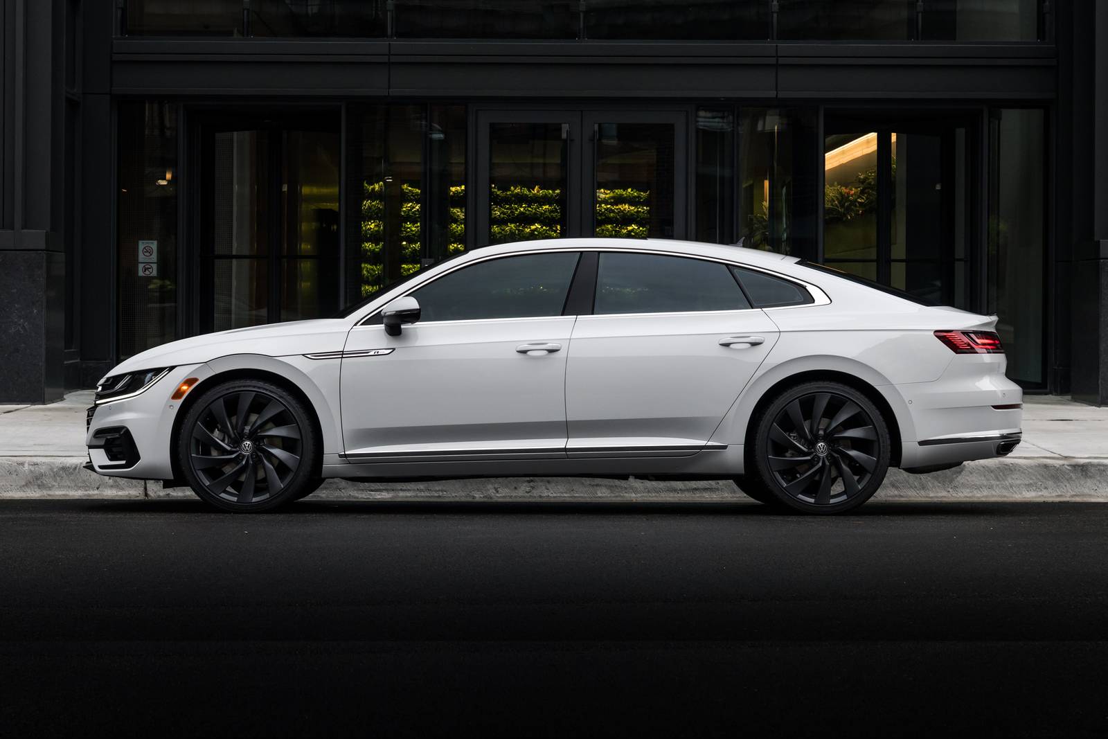 2019 Volkswagen Arteon — OEM photo 3