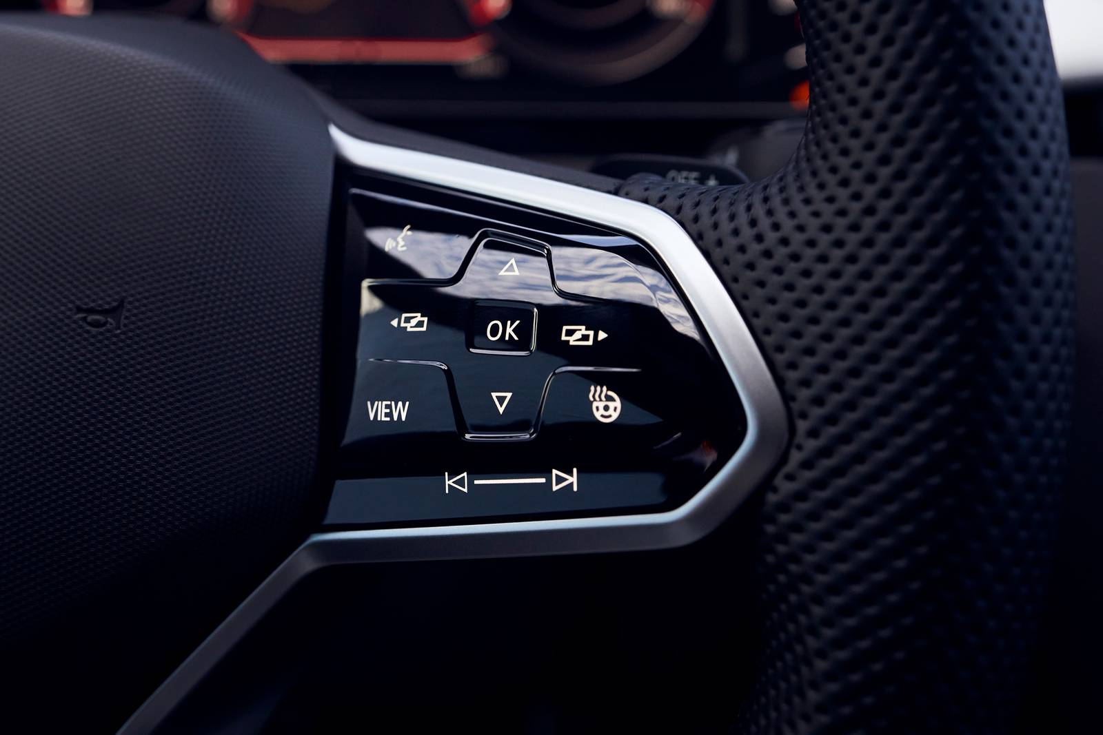 2020 Volkswagen Arteon interior AUXCTRL