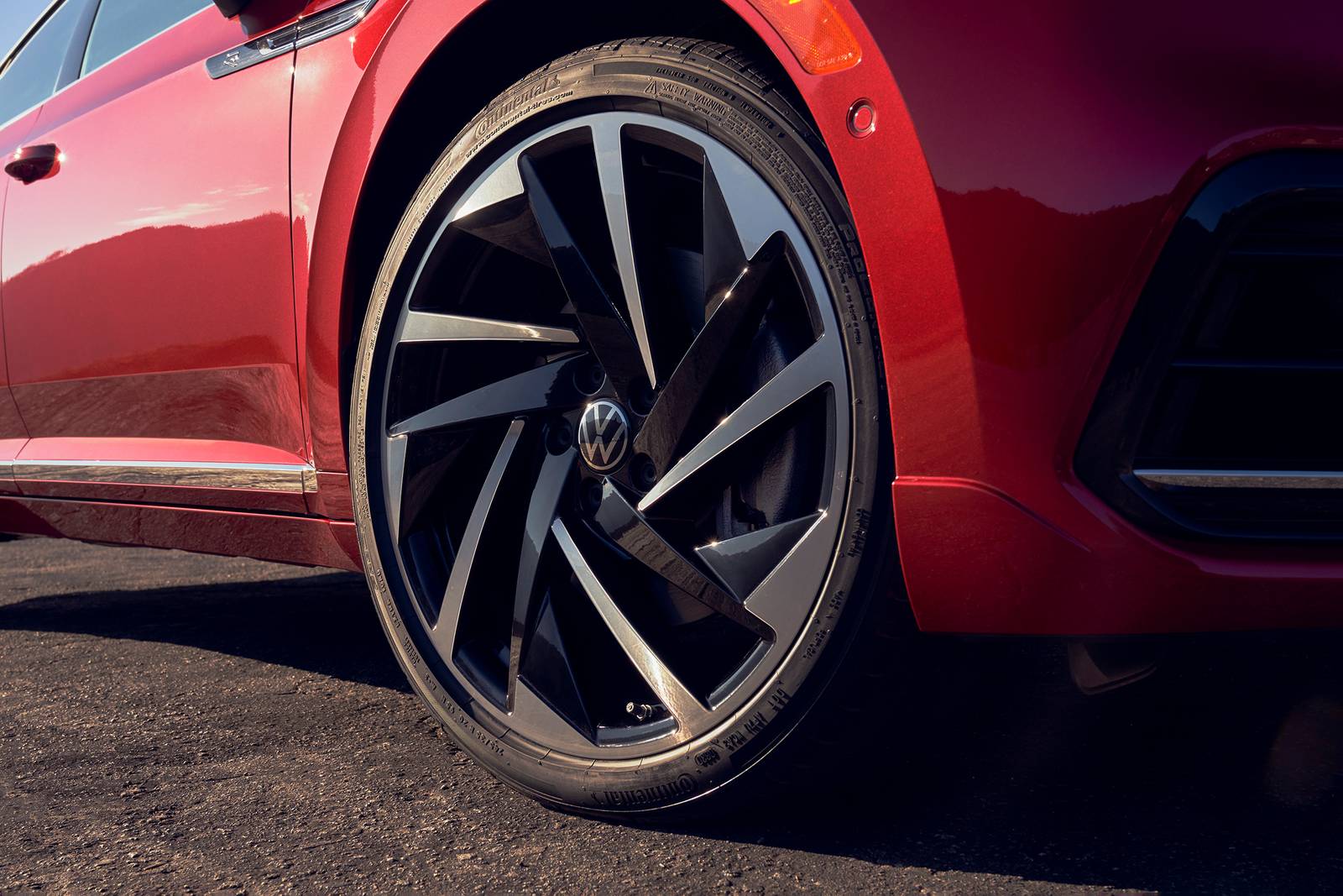 2023 Volkswagen Arteon — OEM photo 4