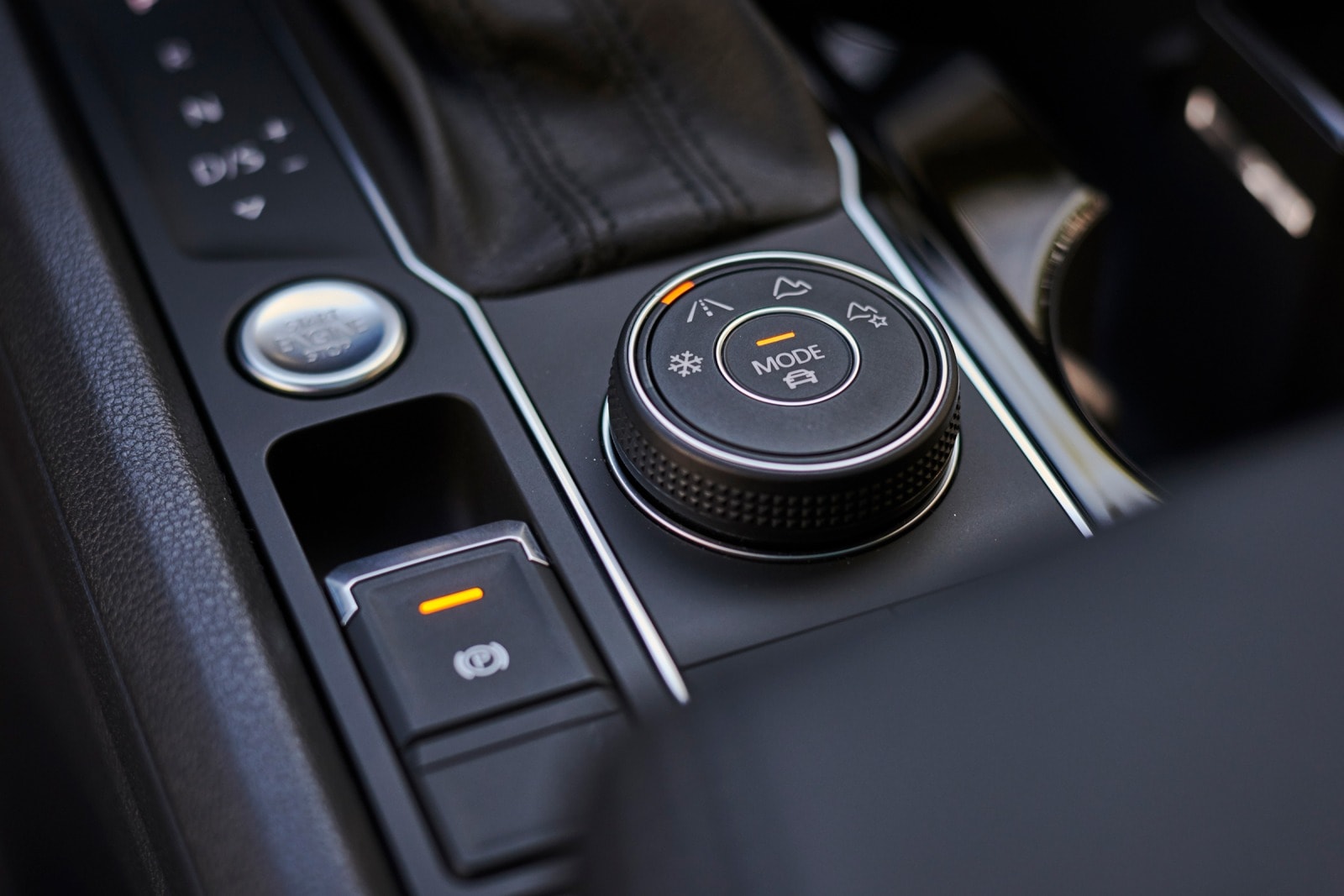 2018 Volkswagen Atlas interior AUXCTRL