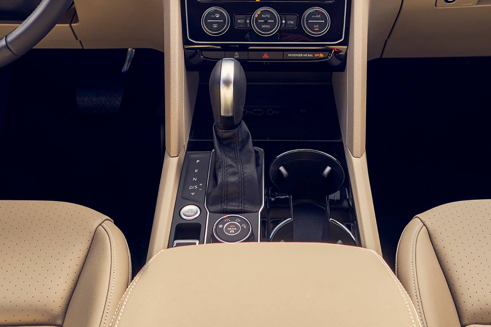 2022 Volkswagen Atlas interior SHF