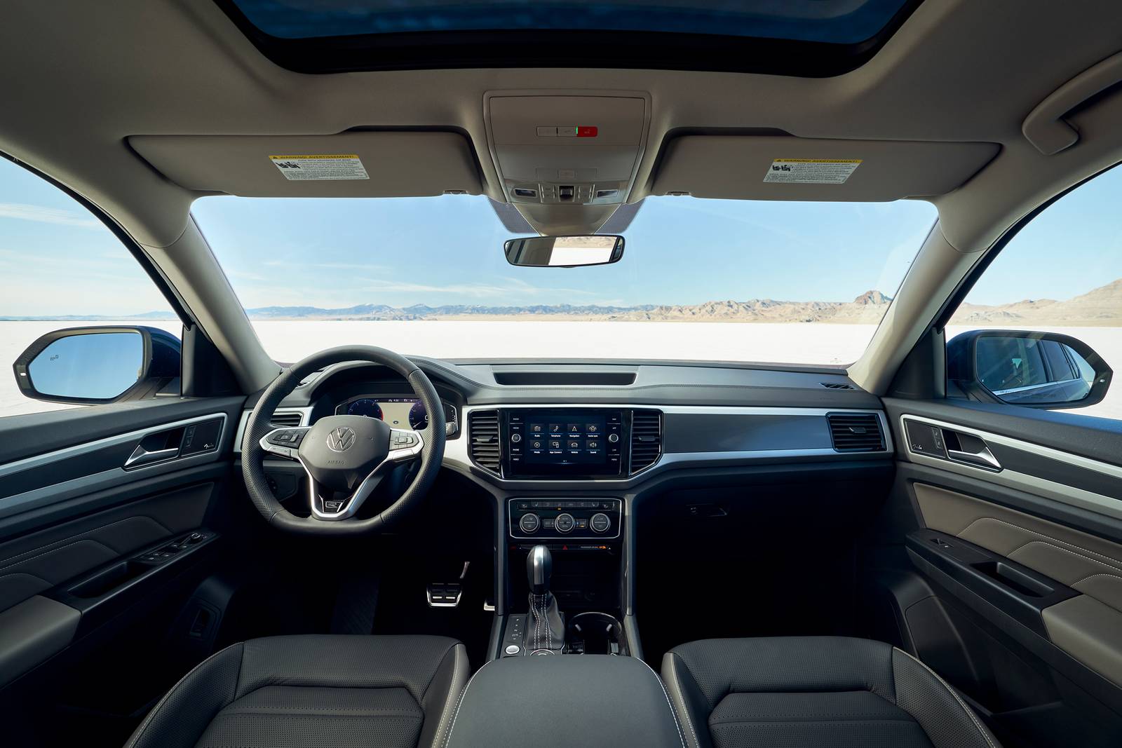 2022 Volkswagen Atlas front safety D