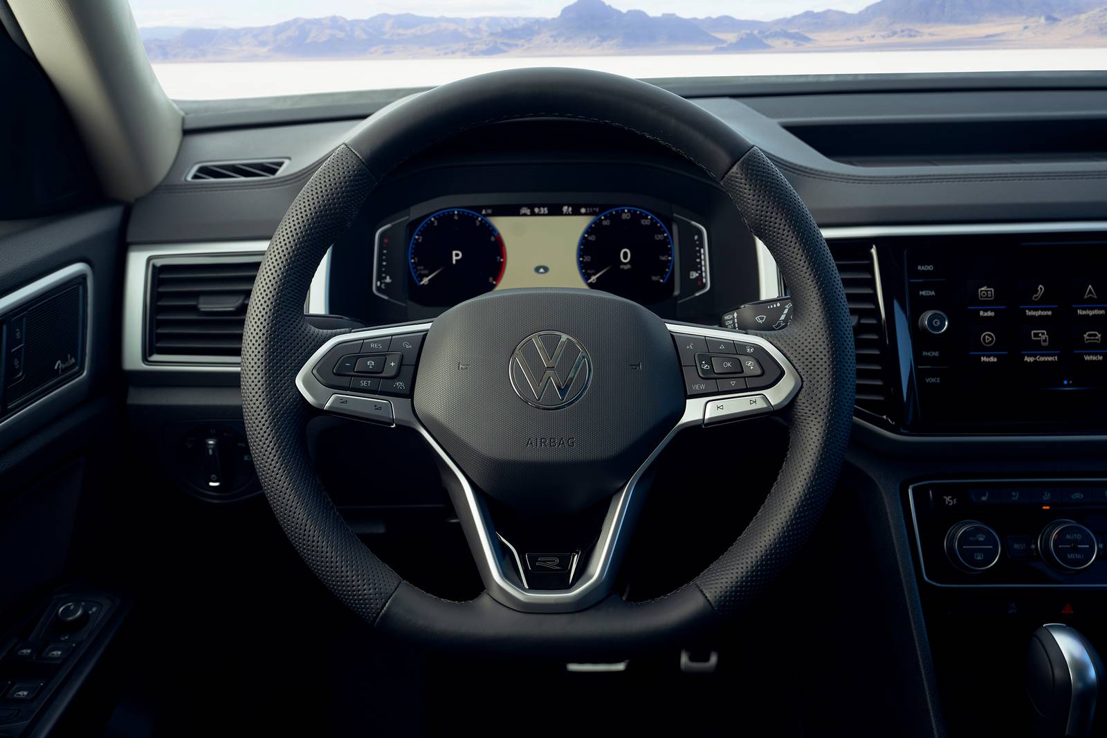 2022 Volkswagen Atlas interior SWD