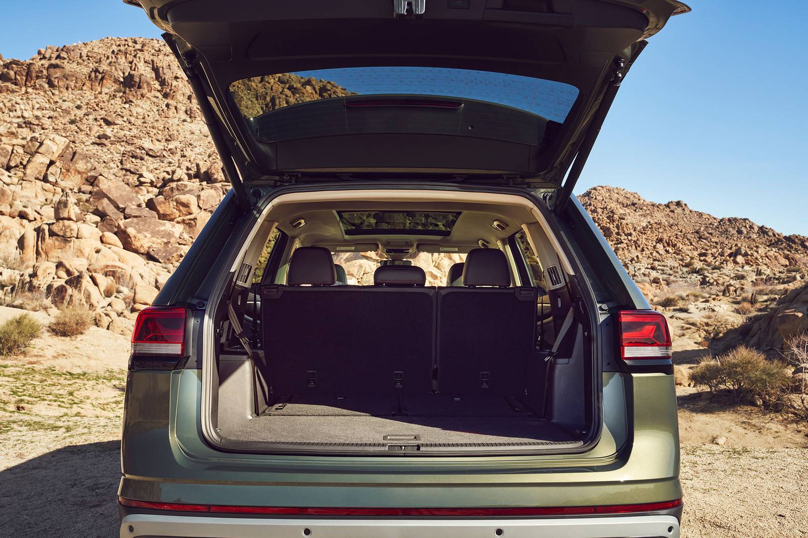 2024 Volkswagen Atlas interior CARGO