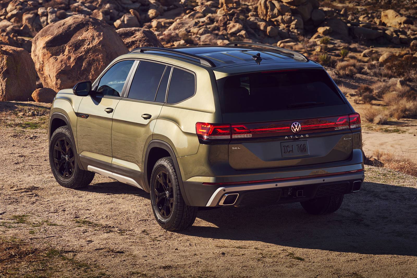 2024 Volkswagen Atlas — OEM photo 2