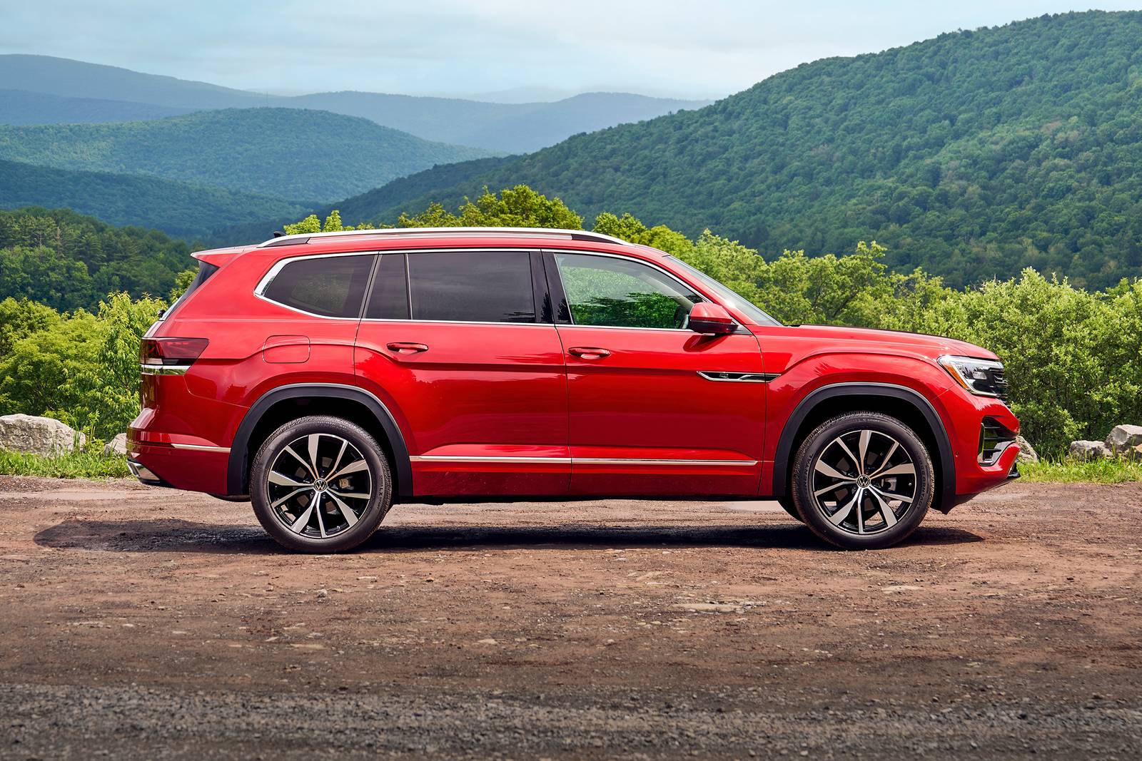 2024 Volkswagen Atlas — OEM photo 1