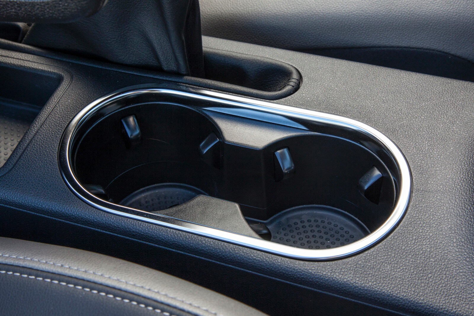 2013 Volkswagen Beetle Convertible interior CUP
