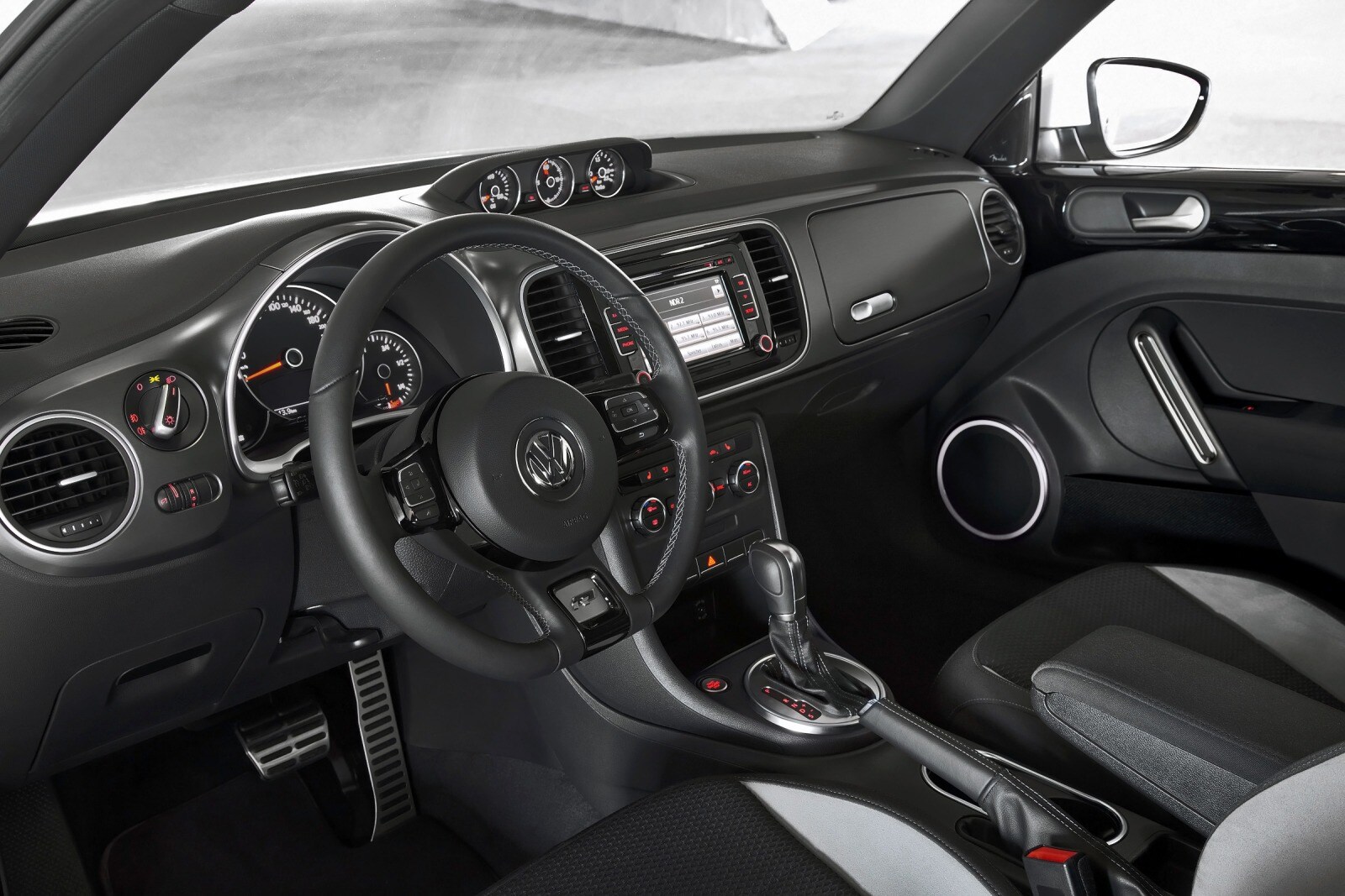 2014 Volkswagen Beetle Convertible interior I