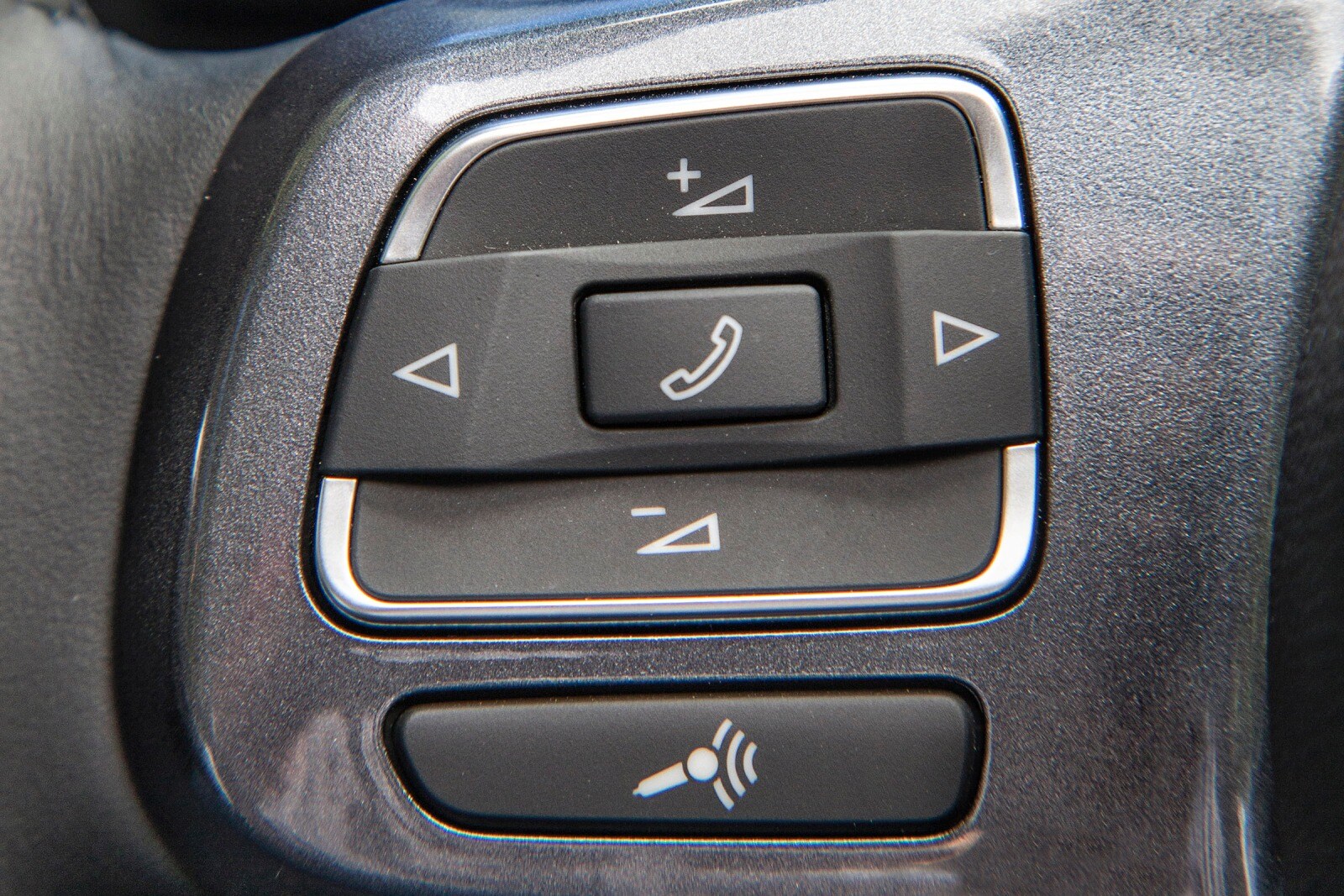 2015 Volkswagen Beetle interior SWD