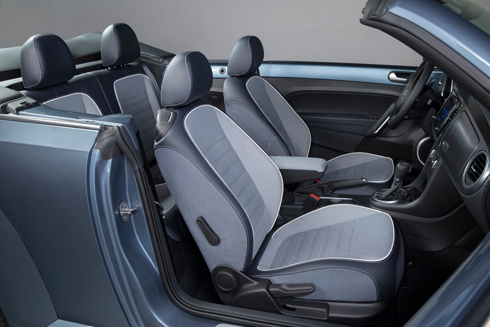 2016 Volkswagen Beetle interior I