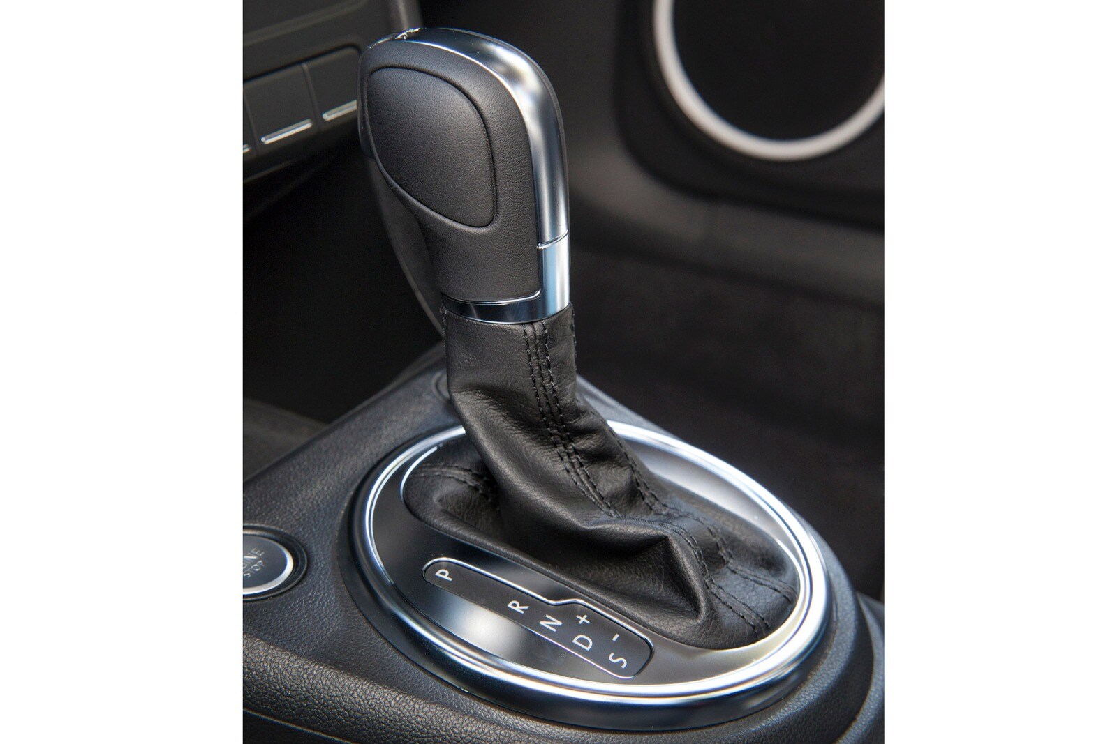 2016 Volkswagen Beetle interior SHF