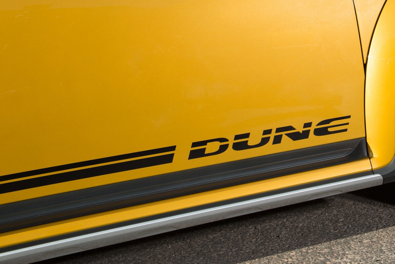 2017 Volkswagen Beetle Convertible exterior EDETAIL