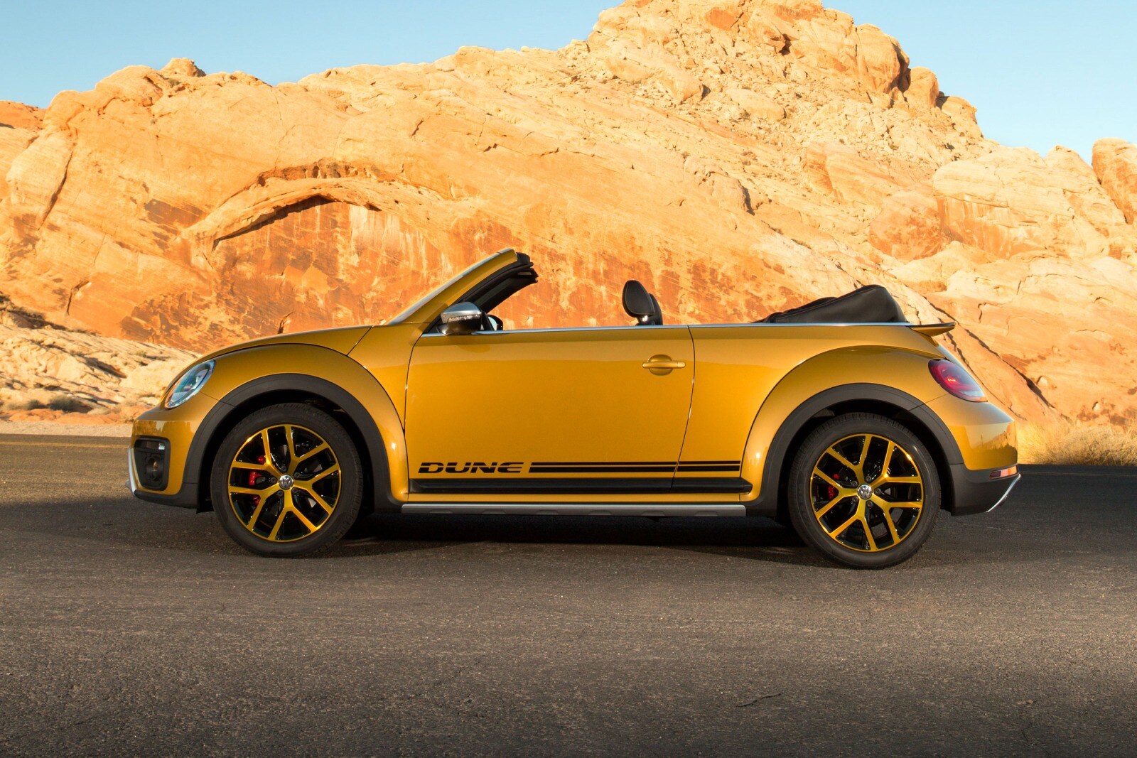 2017 Volkswagen Beetle Convertible 1.8T Dune Convertible Exterior. Options Shown.