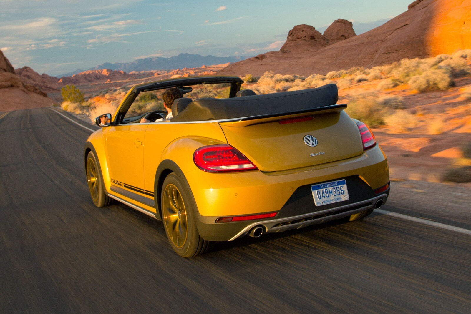 2018 Volkswagen Beetle Convertible 2.0T Dune Exterior. Options Shown.