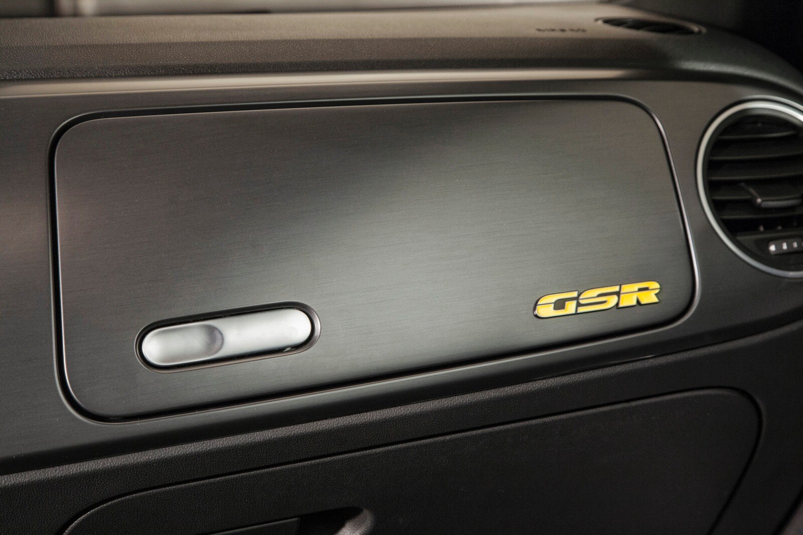 2014 Volkswagen Beetle Convertible interior D