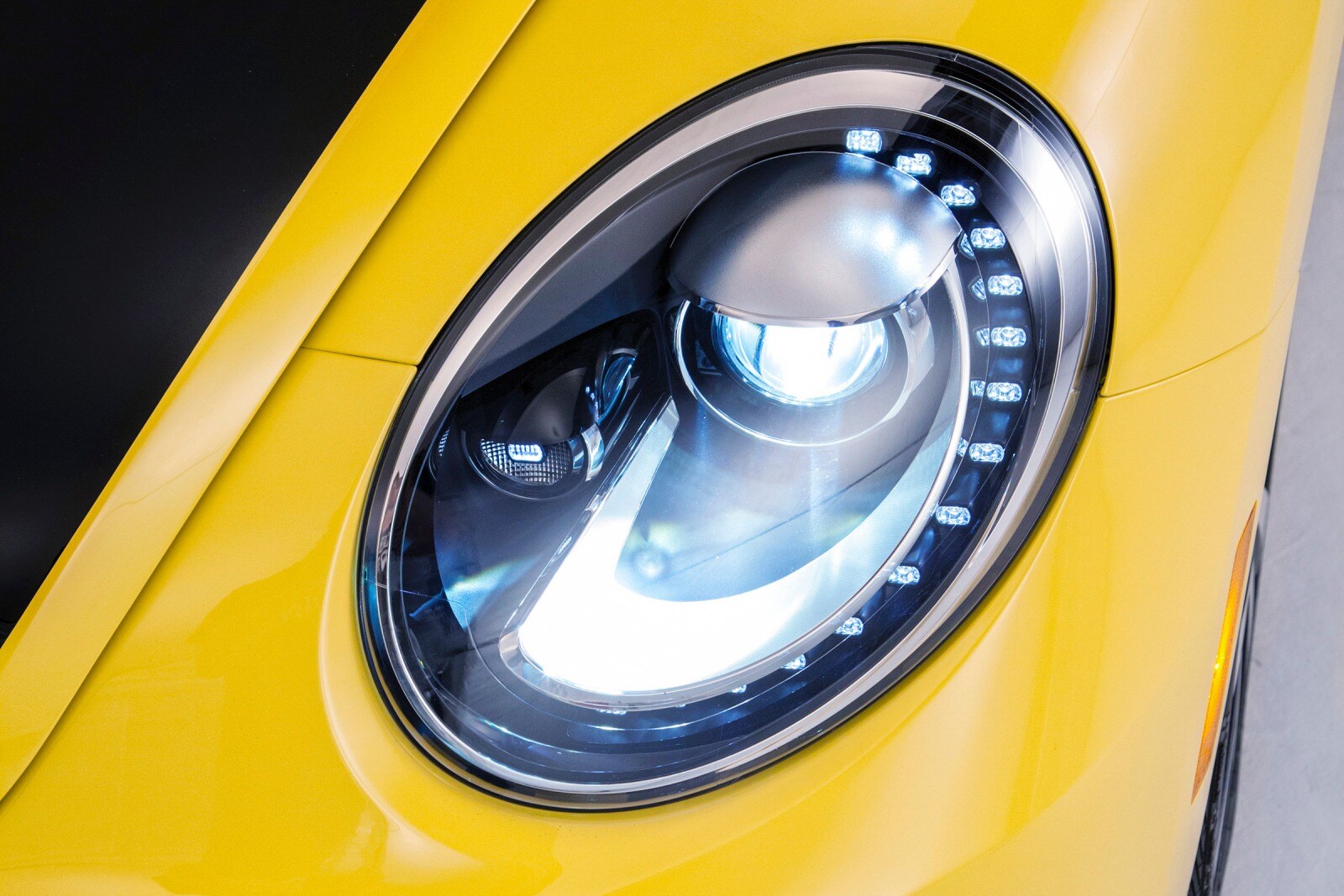 2014 Volkswagen Beetle Convertible exterior EDETAIL