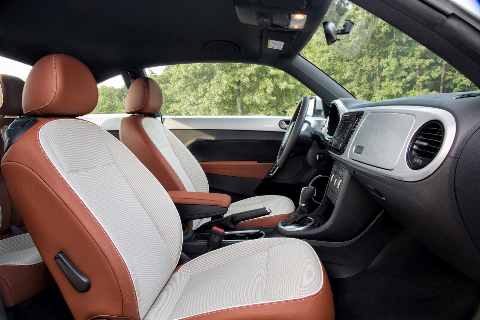 2015 Volkswagen Beetle interior I