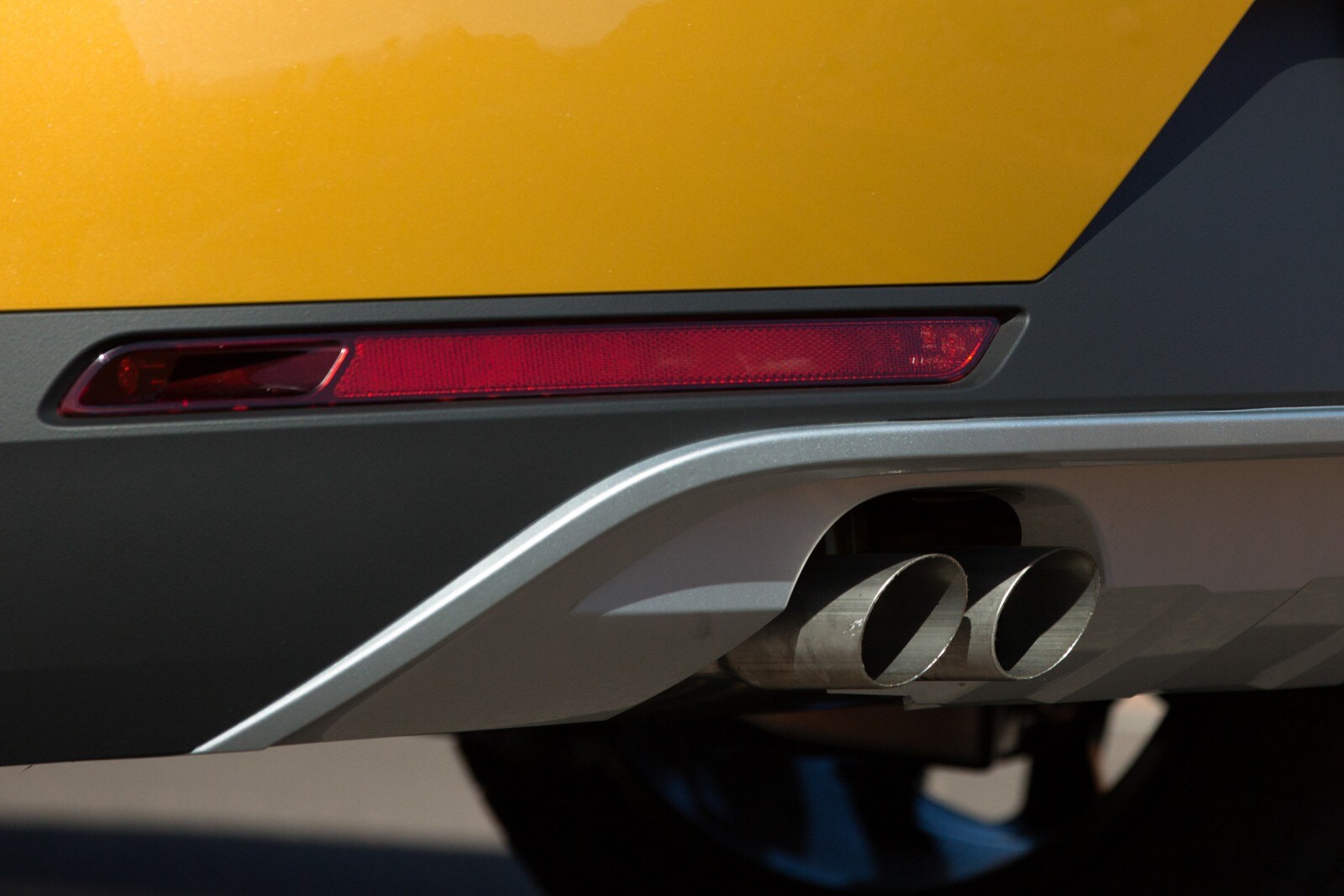 2018 Volkswagen Beetle Convertible exterior EDETAIL