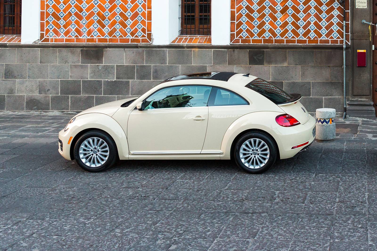 2019 Volkswagen Beetle exterior S