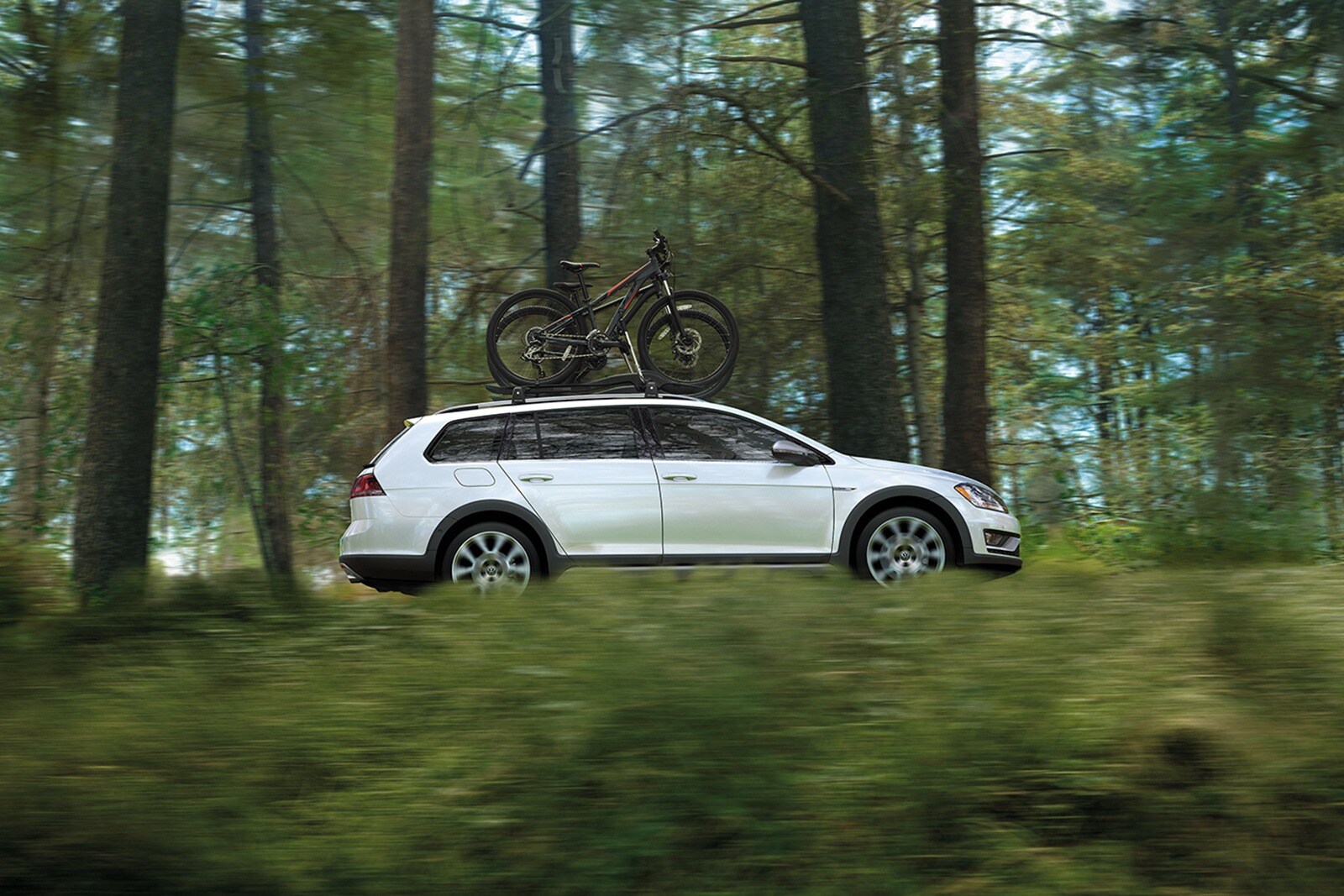 2017 Volkswagen Golf exterior LIFE1