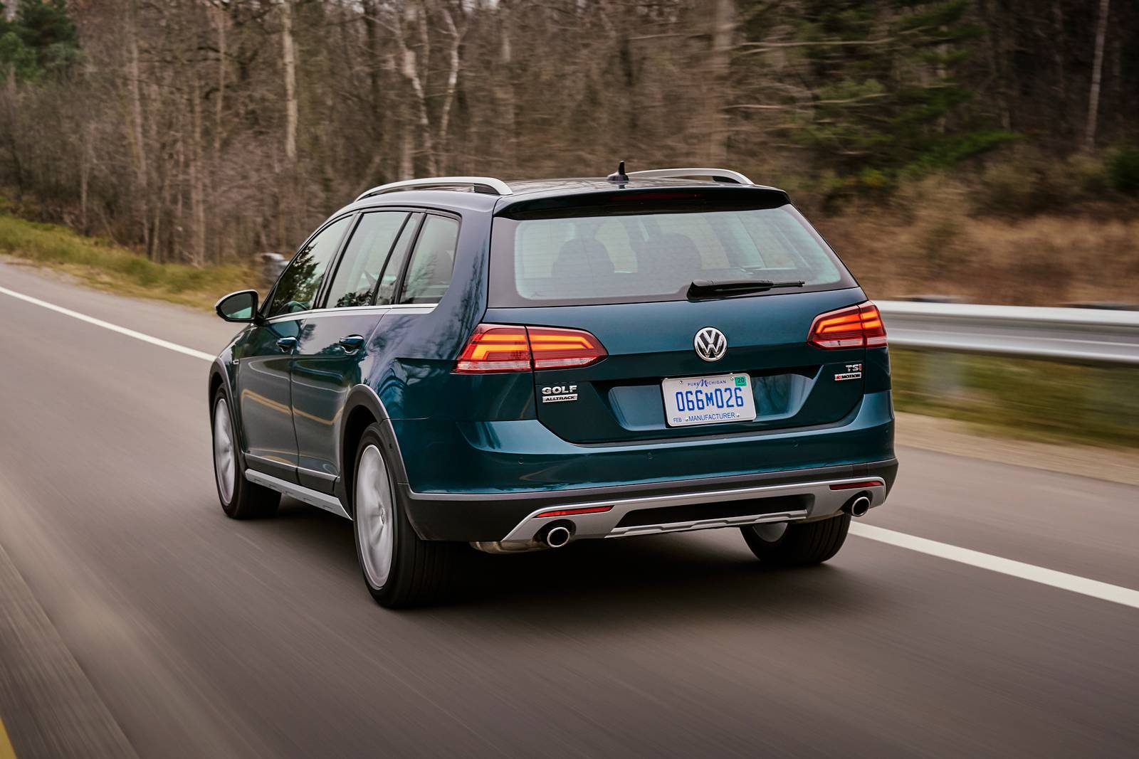 2019 Volkswagen Golf Alltrack exterior F