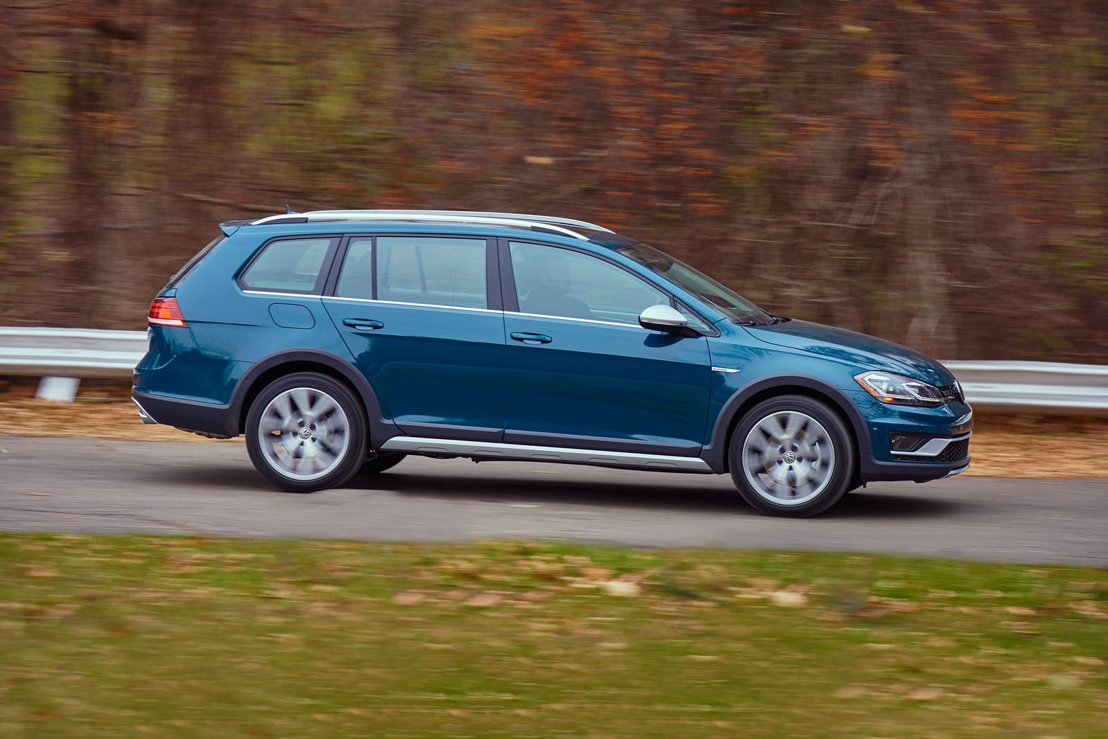 2019 Volkswagen Golf Alltrack exterior S