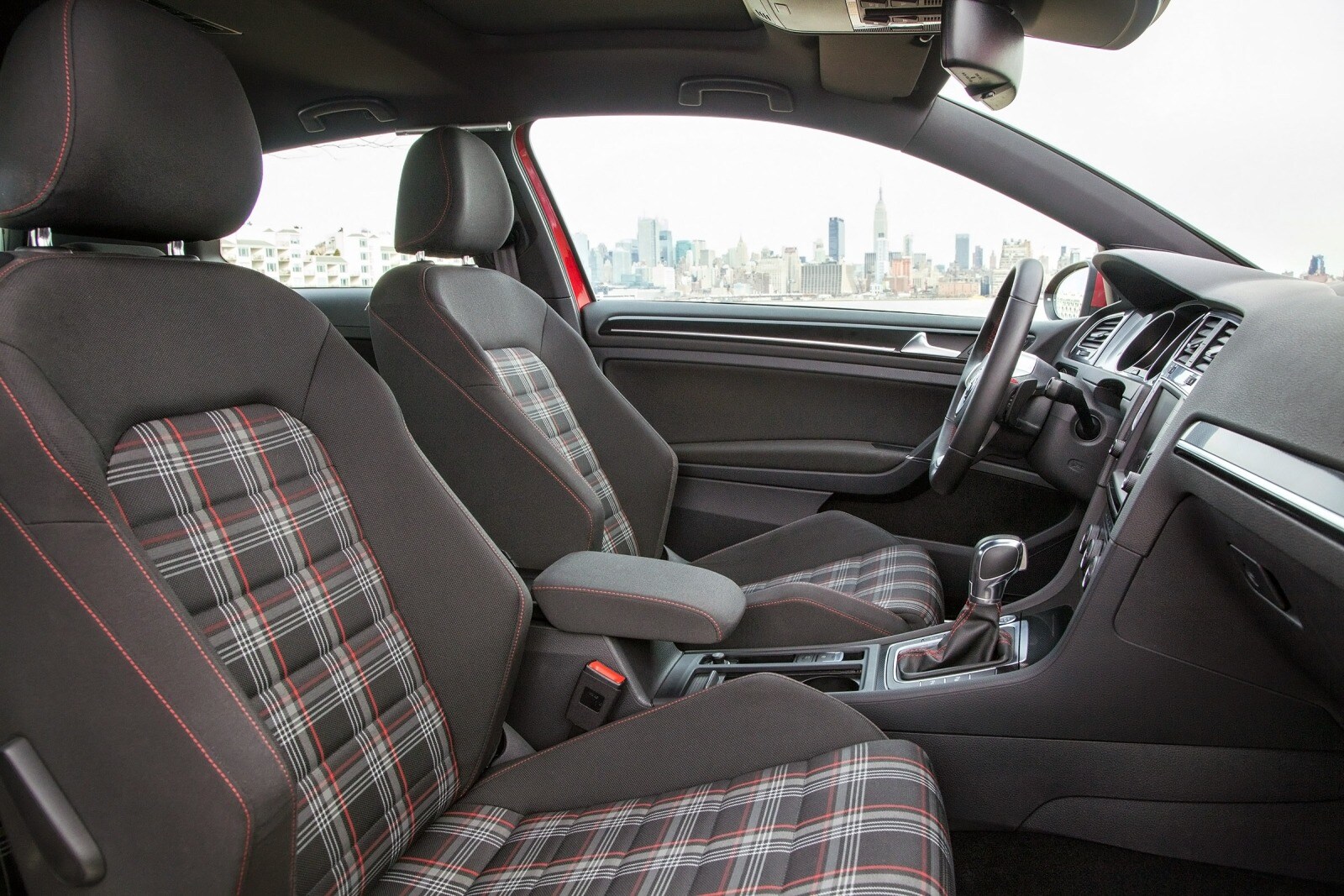2016 Volkswagen Golf interior I
