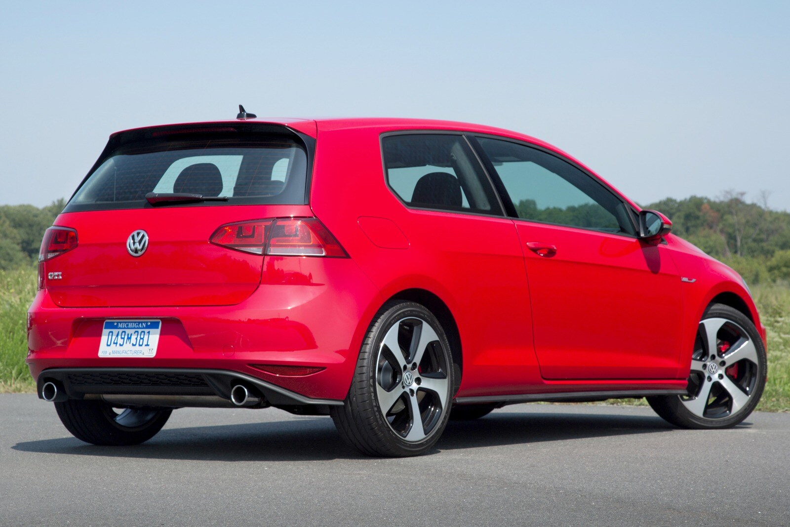 2016 Volkswagen Golf exterior FQ