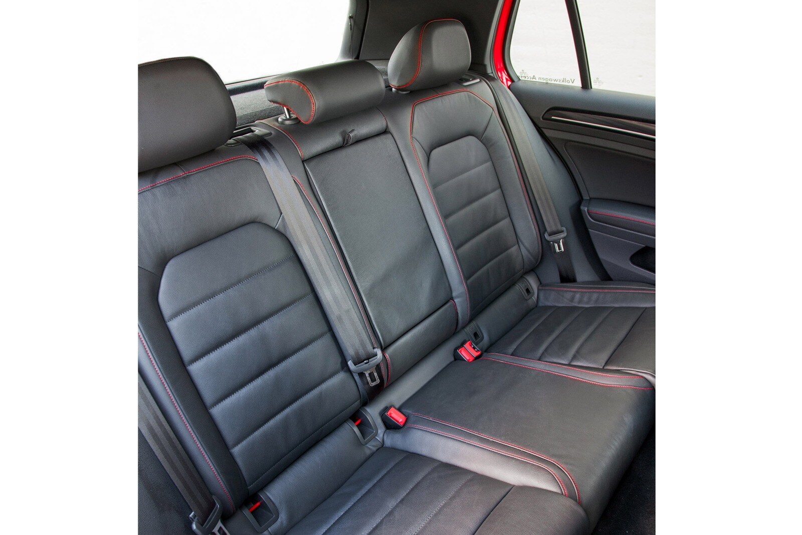 2016 Volkswagen Golf interior RI