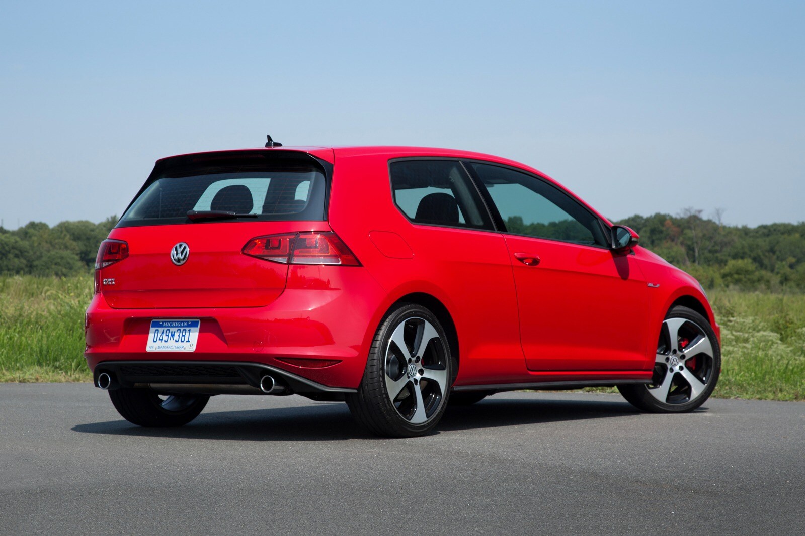 2017 Volkswagen Golf exterior FQ