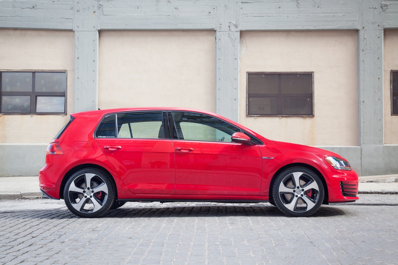 2017 Volkswagen Golf exterior FQ