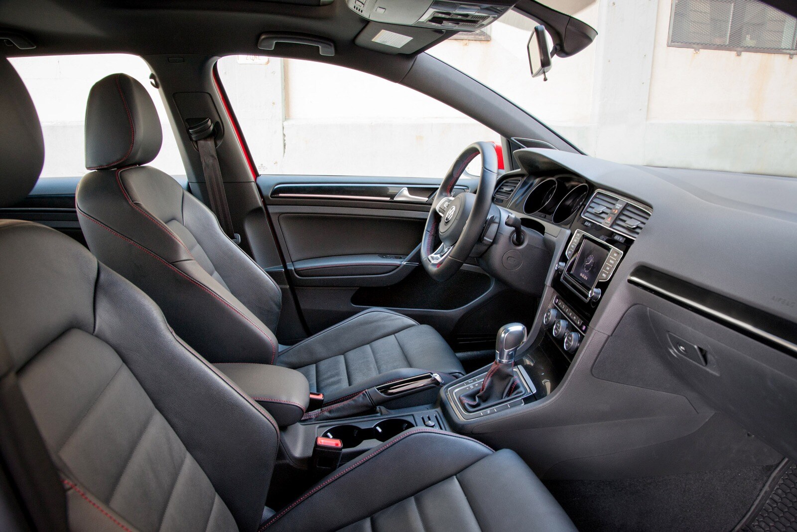 2017 Volkswagen Golf interior I