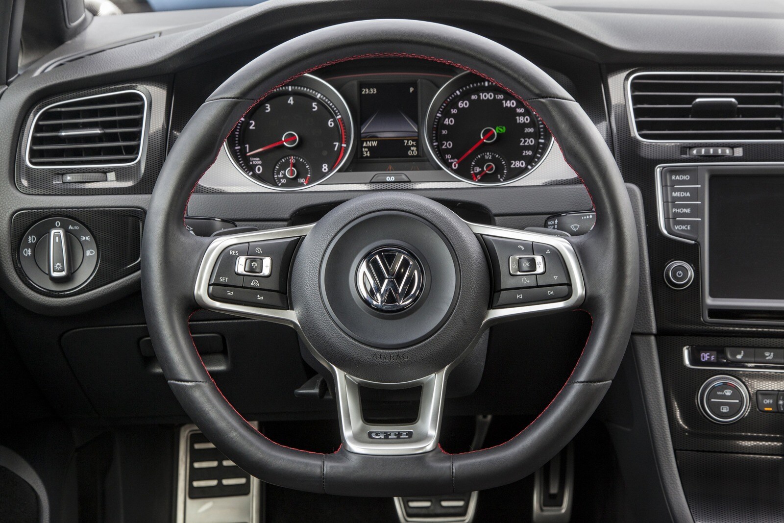 2017 Volkswagen Golf interior SWD