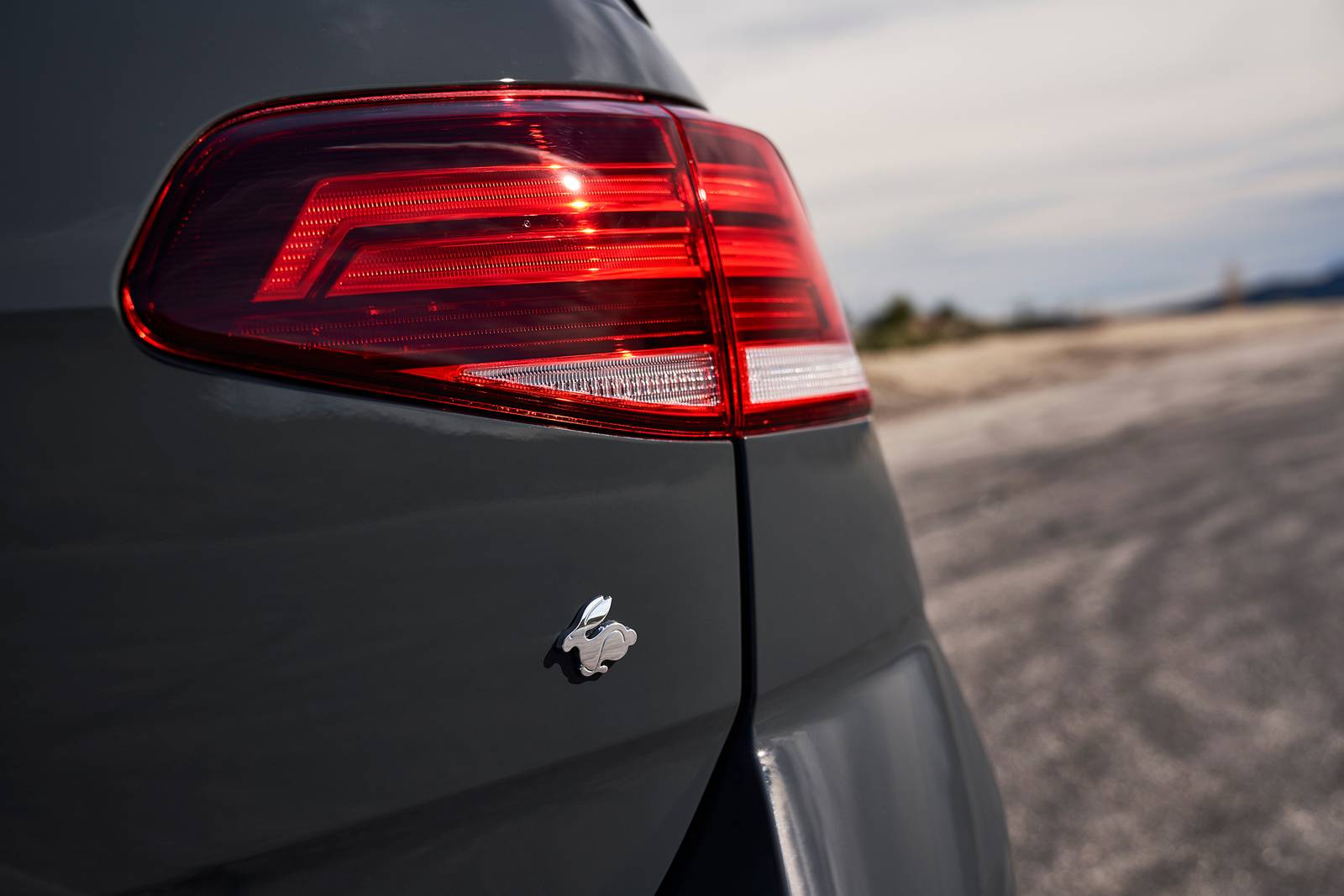 2019 Volkswagen Golf GTI — OEM photo 5