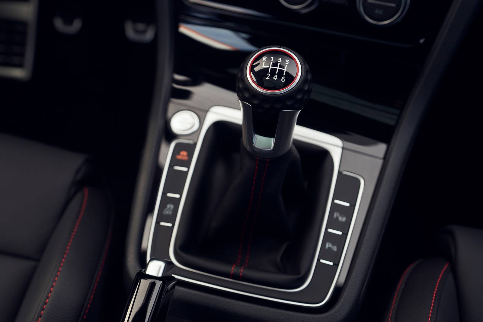 2021 Volkswagen Golf interior SHF