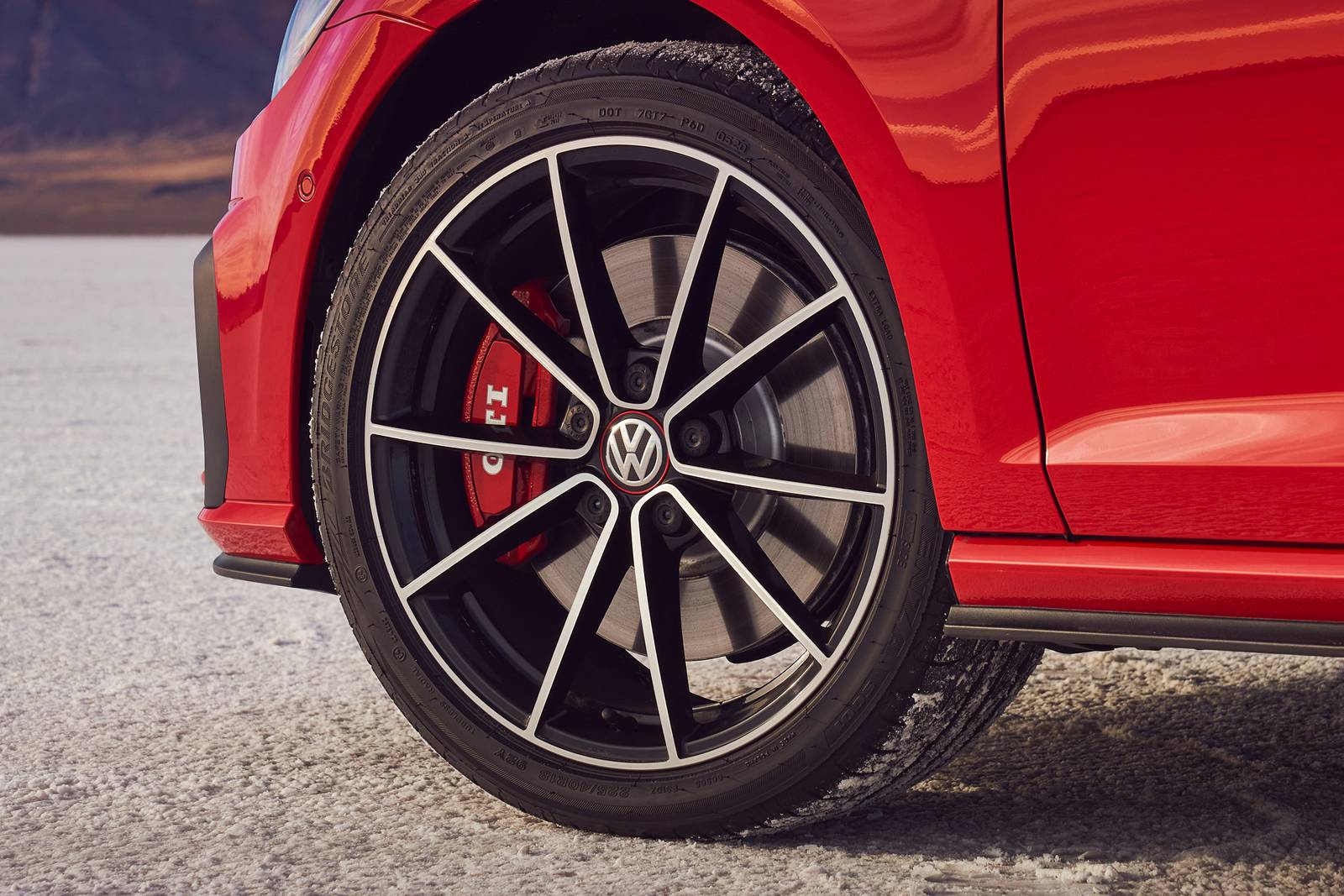 2021 Volkswagen Golf exterior W