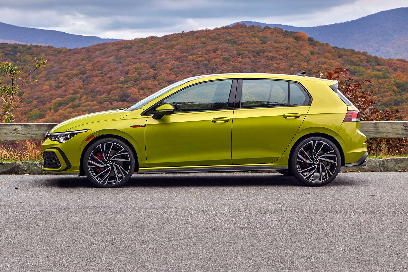 2022 Volkswagen Golf exterior S