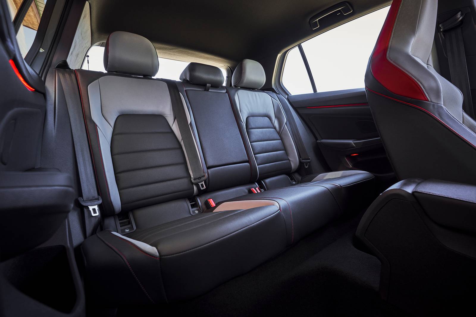 2022 Volkswagen Golf interior RI