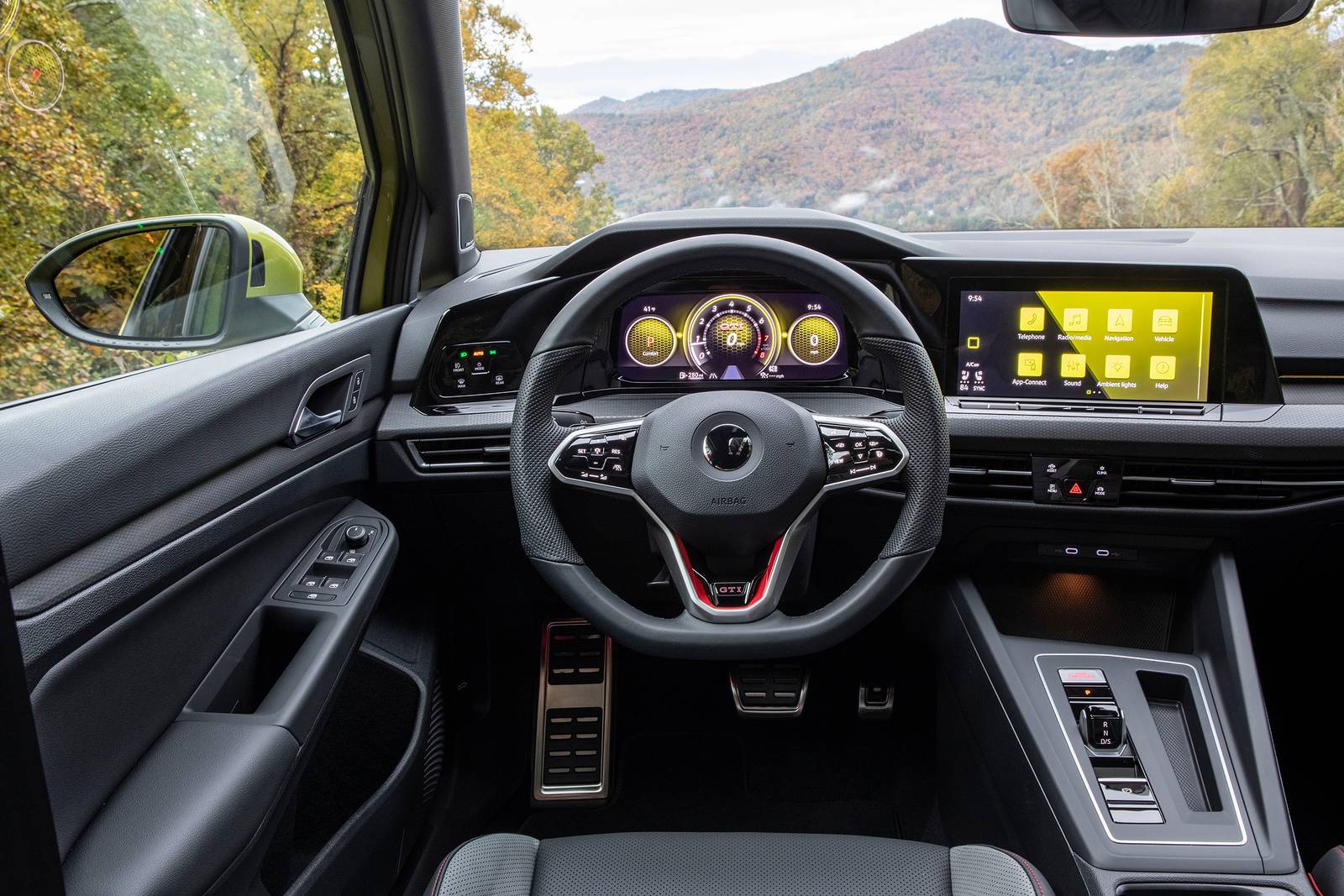 2022 Volkswagen Golf interior SWD