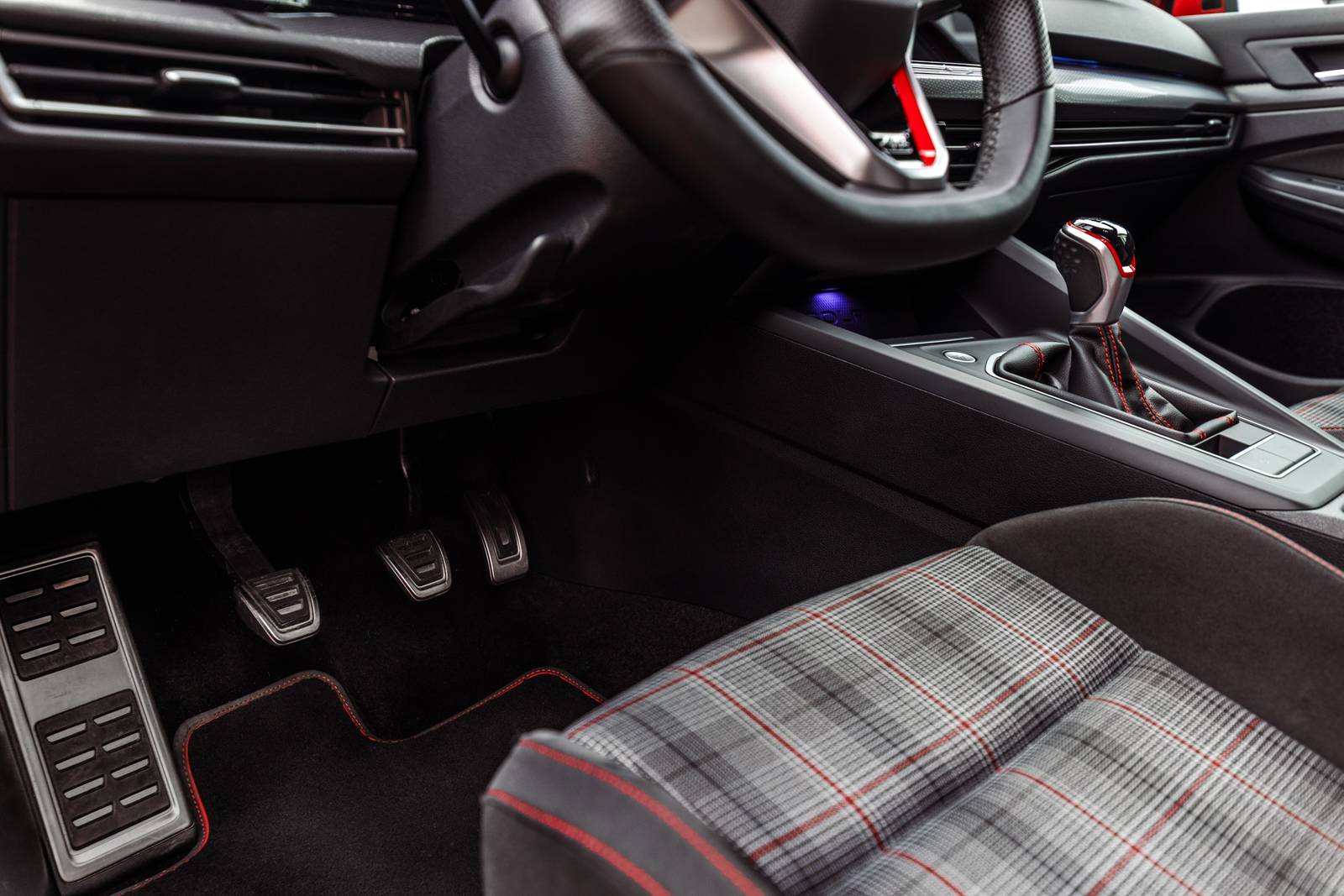 2022 Volkswagen Golf interior DETAIL