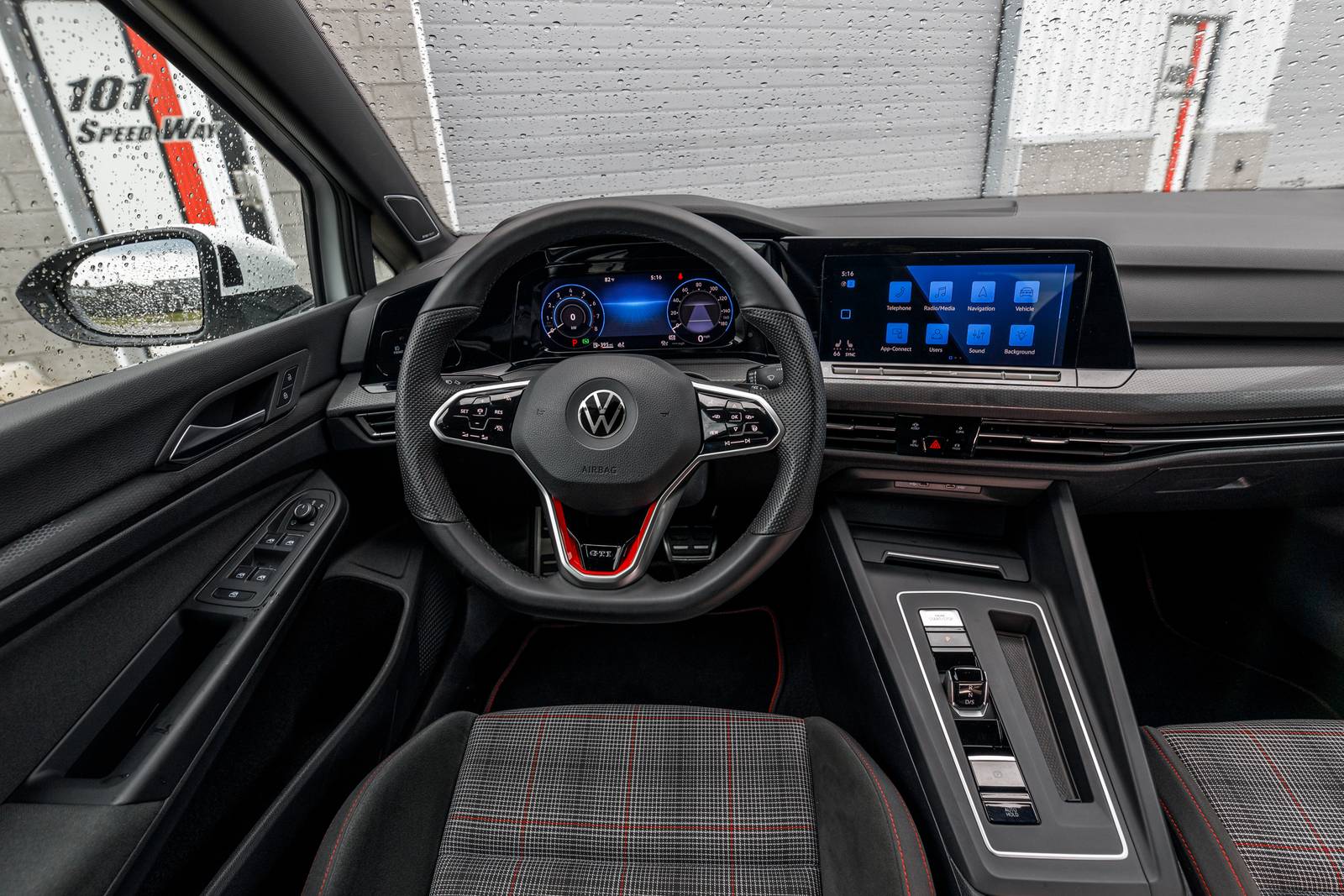 2022 Volkswagen Golf interior SWD