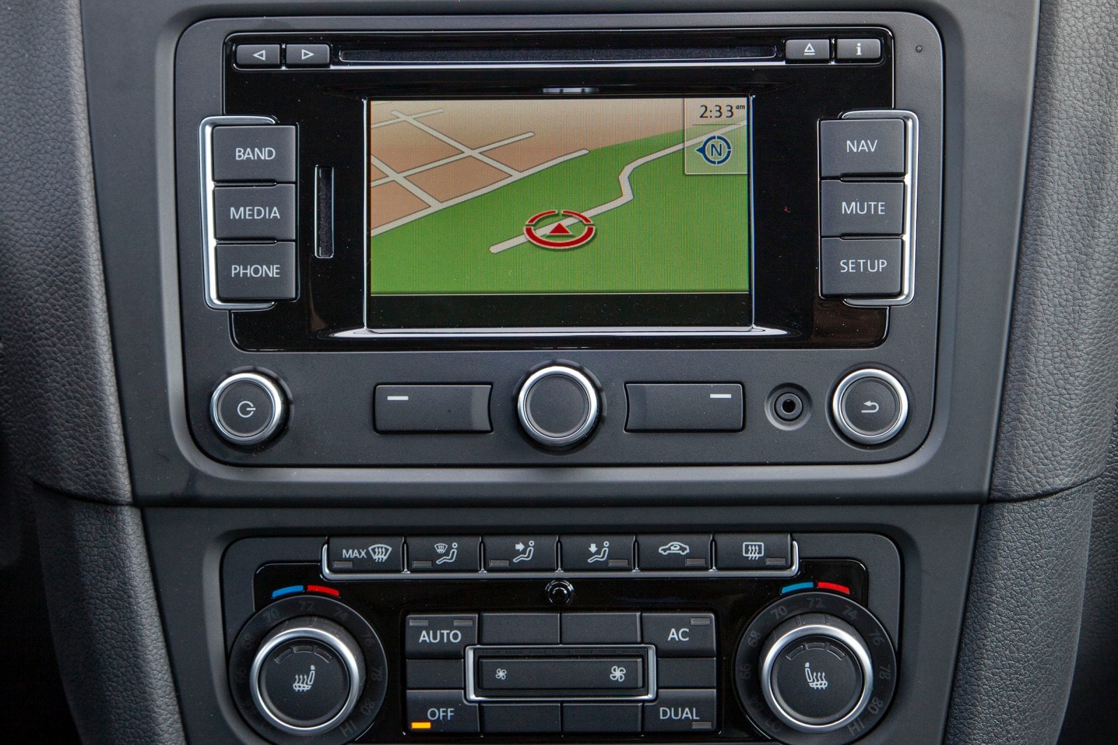 2013 Volkswagen Golf interior NAVSYS