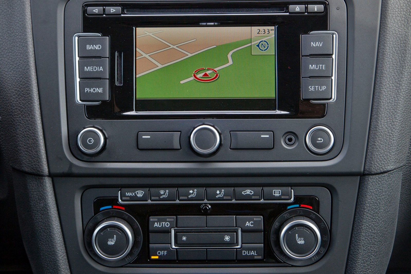 2013 Volkswagen Golf interior NAVSYS