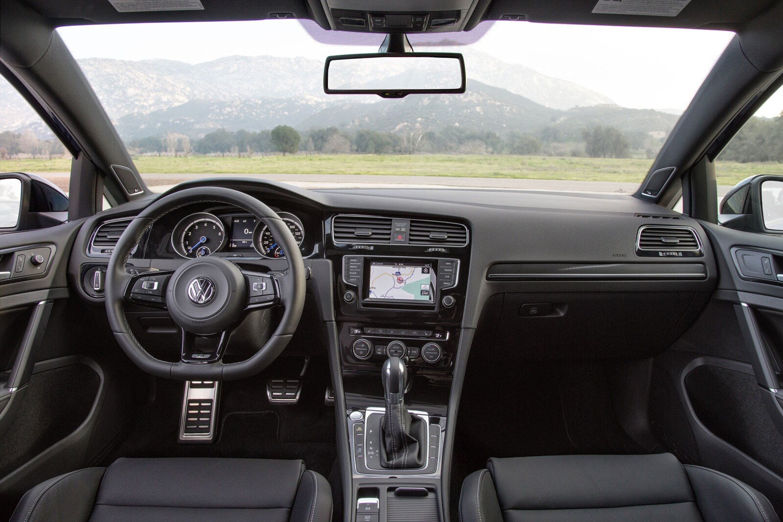 2016 Volkswagen Golf interior D
