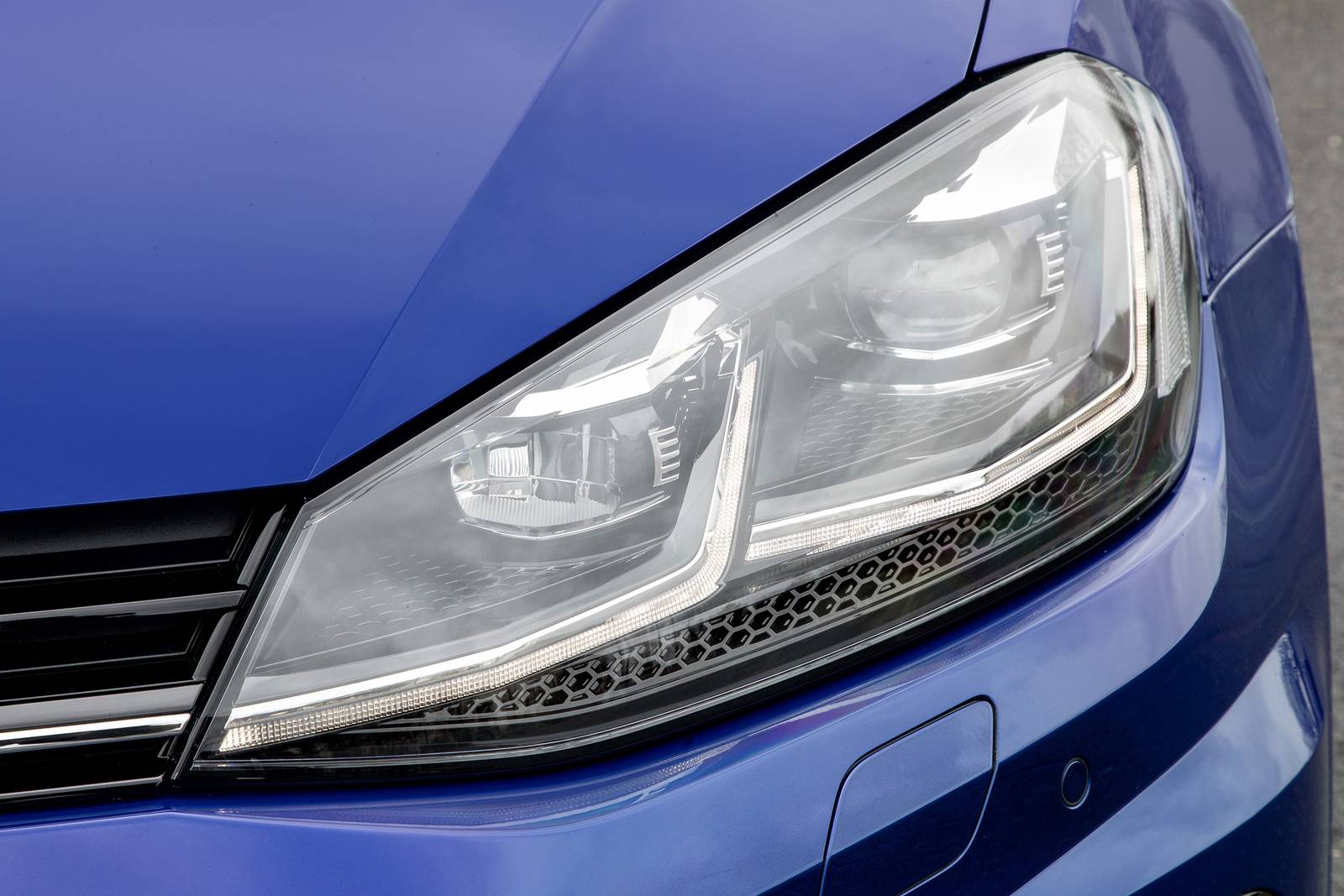 2018 Volkswagen Golf R exterior EDETAIL