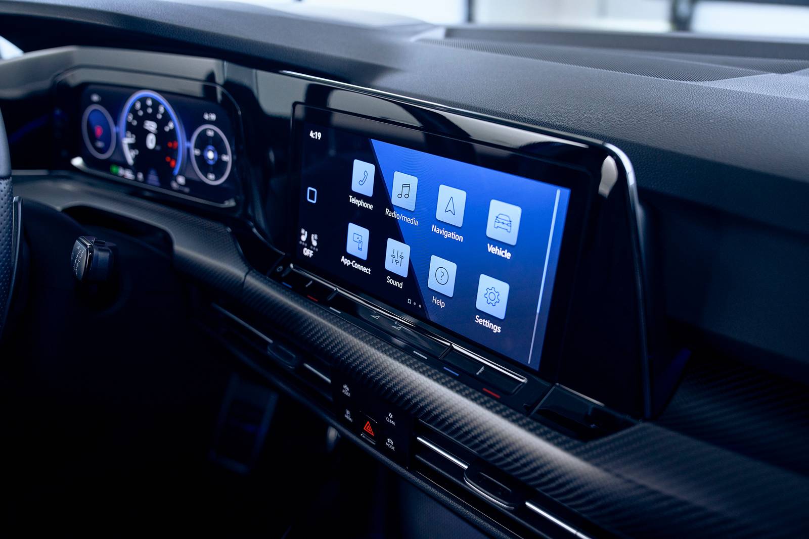 2023 Volkswagen Golf R interior CC